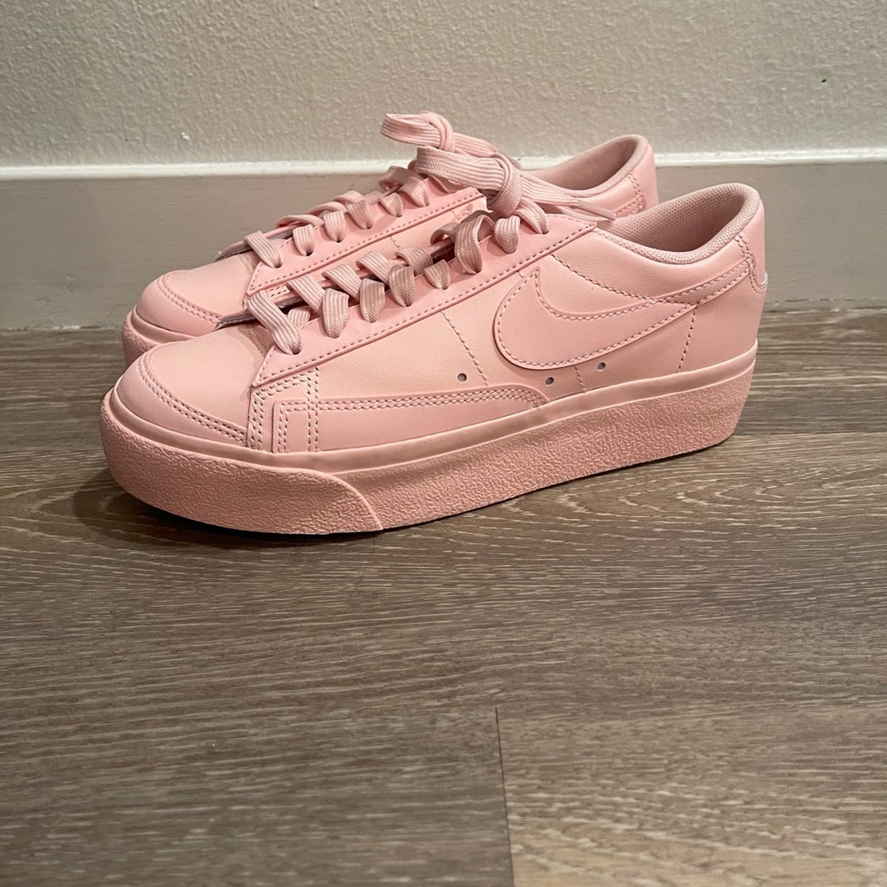 Nike Blazer Low Platform Triple Pink Womens Size 6  DJ0292-600